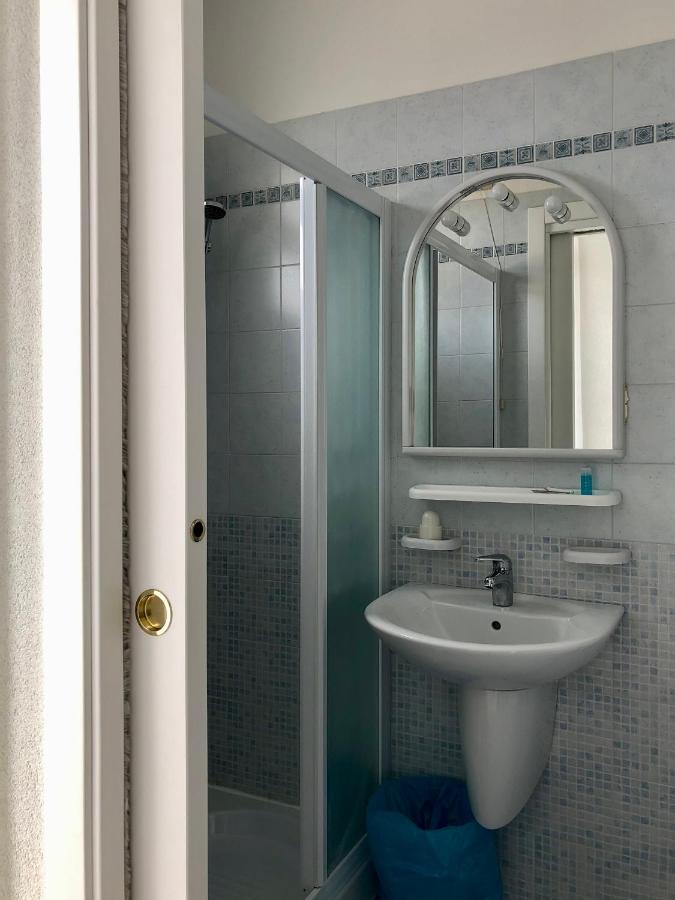 Albergo Elena Garni Каорле Екстериор снимка