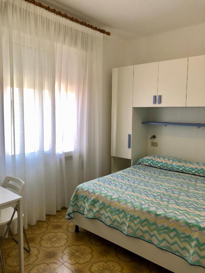 Albergo Elena Garni Каорле Екстериор снимка